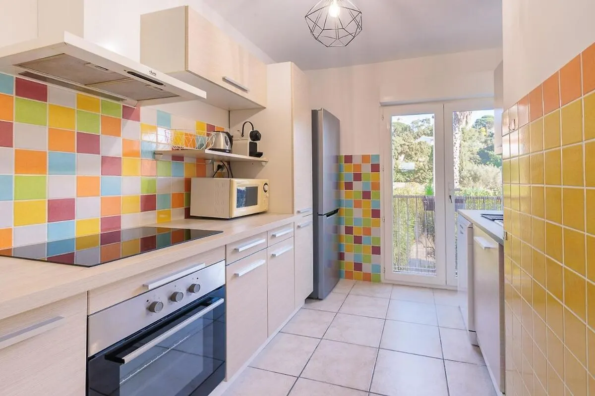 Lavandou Apartment Air Conditioned 650 M Beach Front Le Lavandou