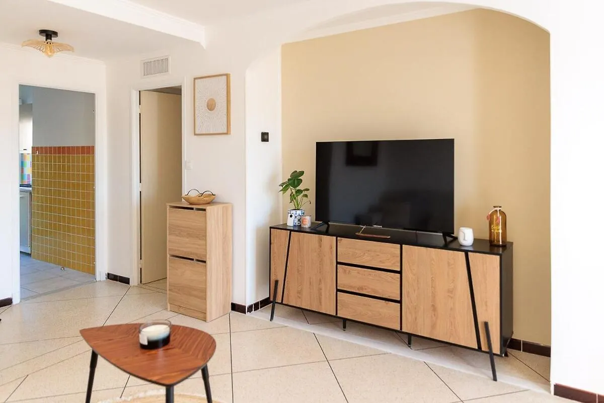 Lavandou Apartment Air Conditioned 650 M Beach Front Le Lavandou